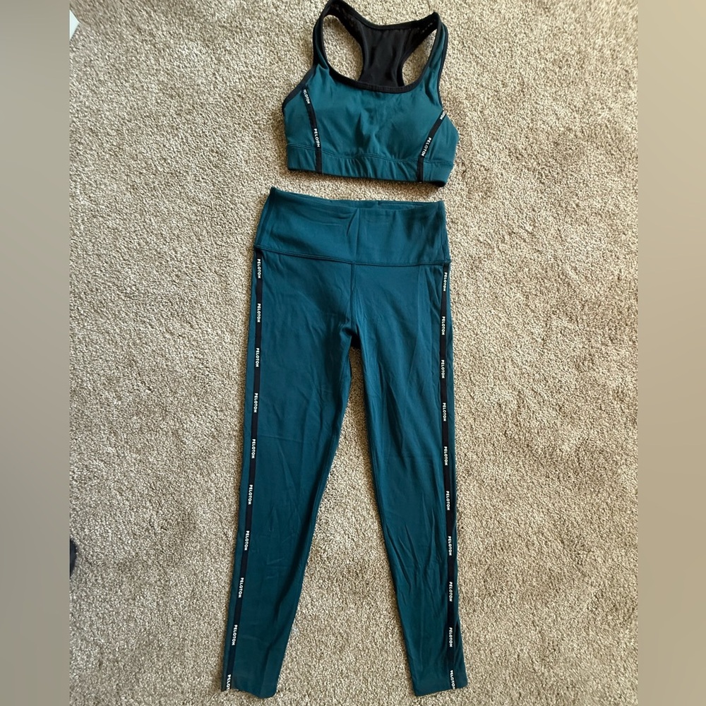 Peloton Teal and Black Women's Leggings Set